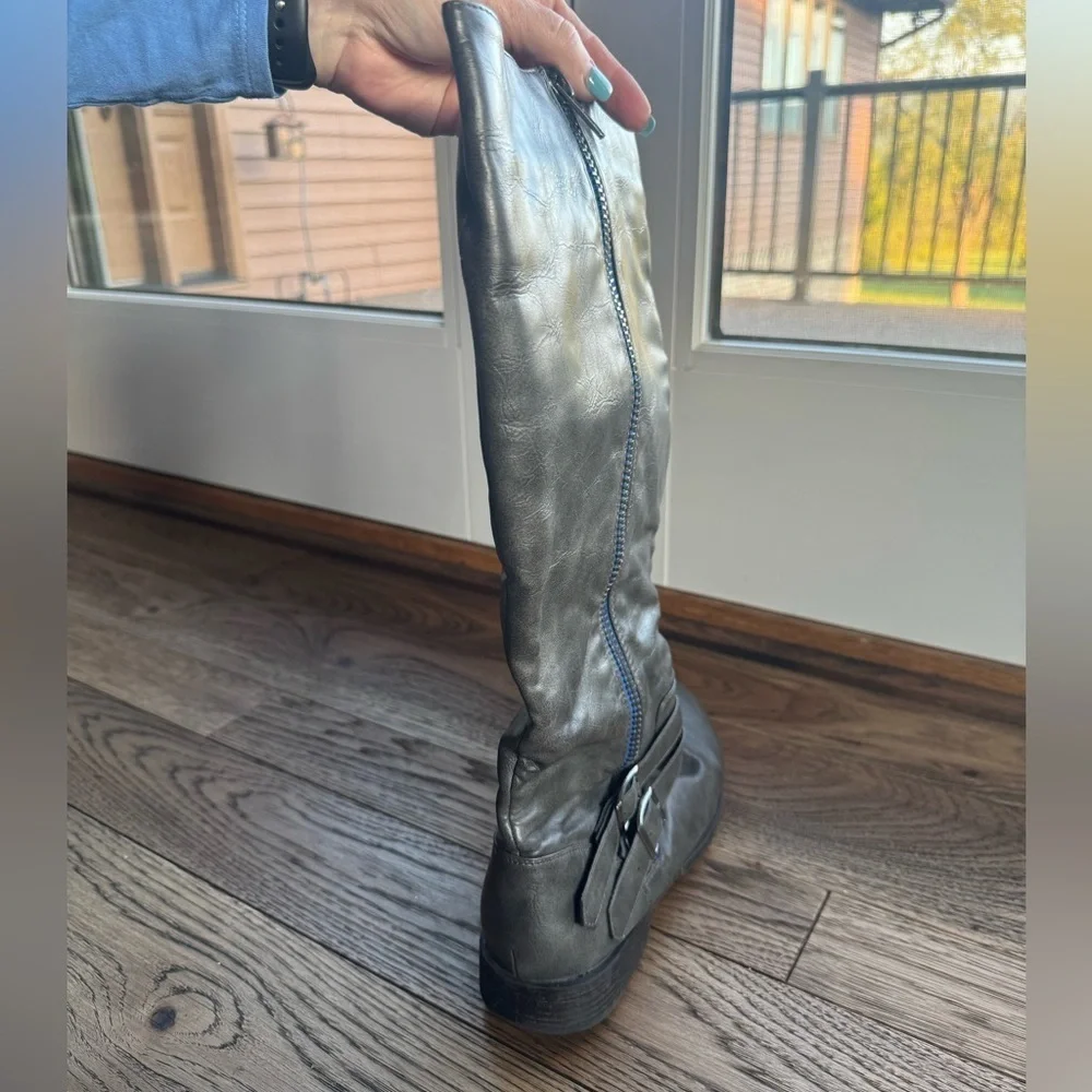 Journee Collection Gray riding boots